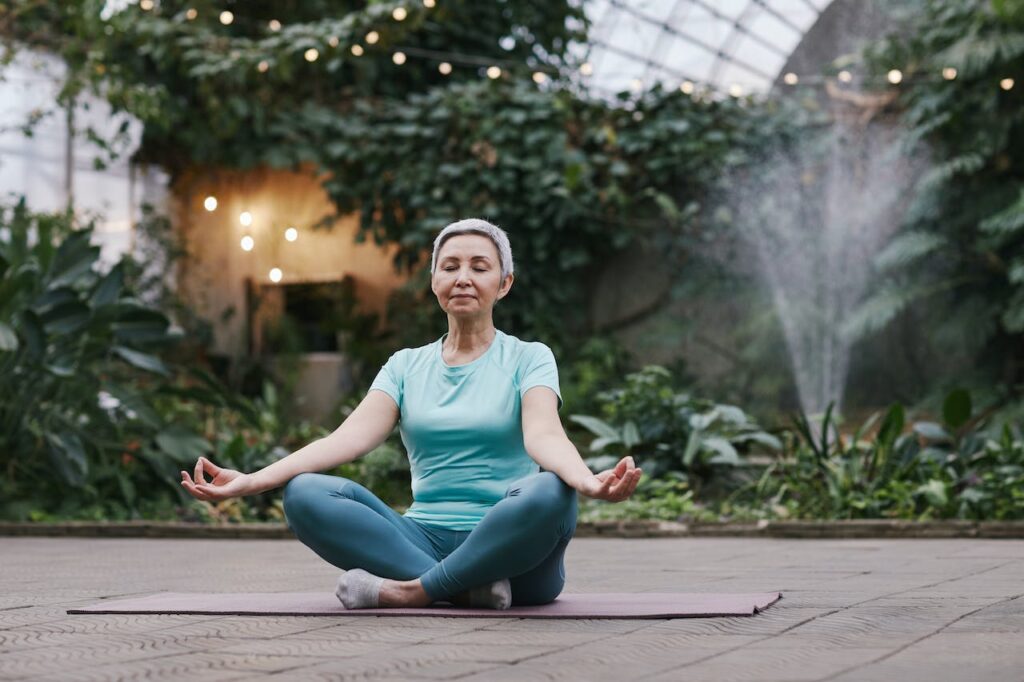 Yoga za svaku dob kroz 6 ključnih razdoblja