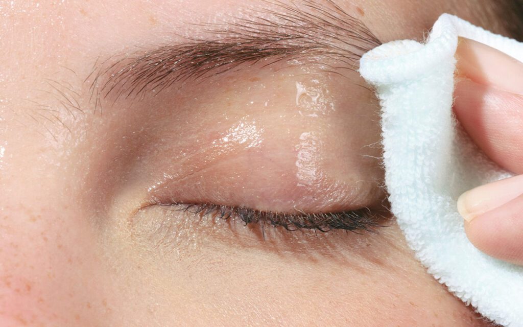 Clarins uklanja šminku, čisti lice i preporučuje tonik za zdravu i lijepu kožu