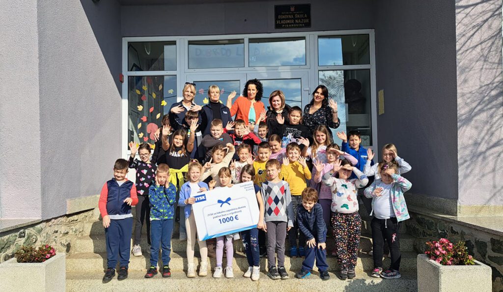 Povodom dolaska u Jastrebarsko, JYSK razveselio učenike i djelatnike škole 1 Povodom dolaska u Jastrebarsko, JYSK razveselio učenike i djelatnike škole