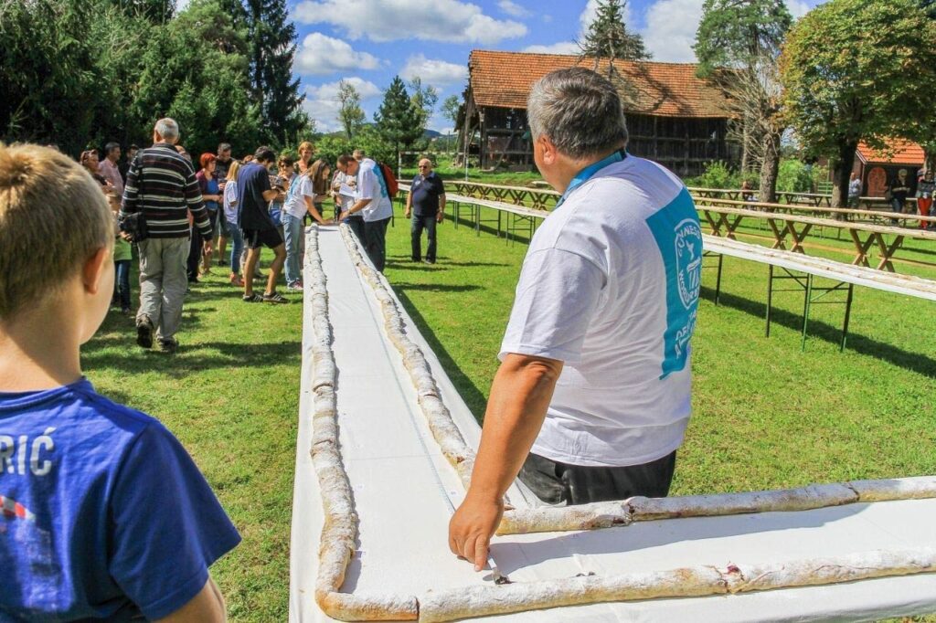 Štrudlafest – 3 kilometra štrudle za Guinnessov rekord