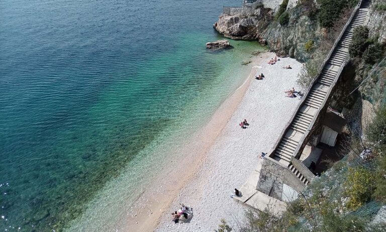 Sablićevo – sunčani dan na Kvarneru prije nagle promjene vremena